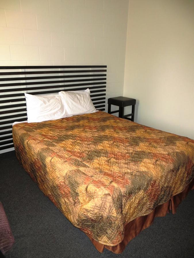 Macklin Motor Inn Eksteriør billede
